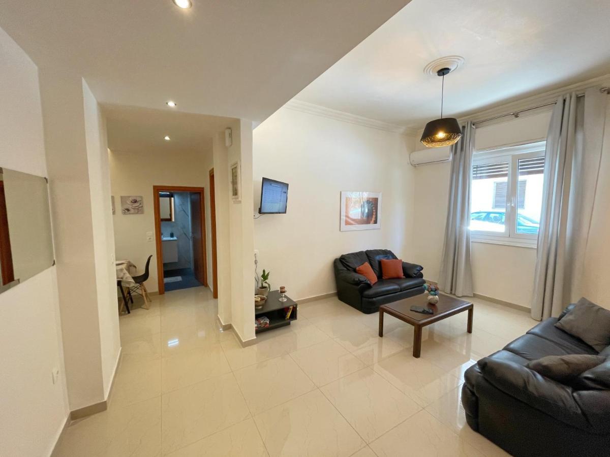 Veggera Center,petralona Station Apartament *