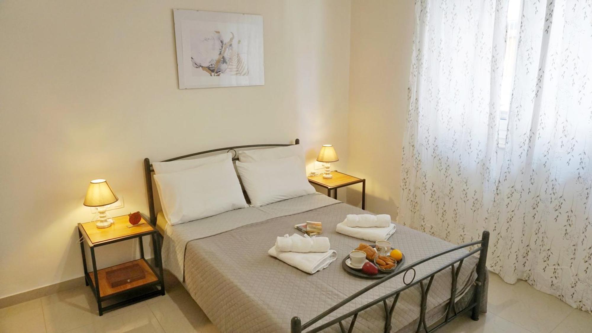 Veggera Center,petralona Station Apartment